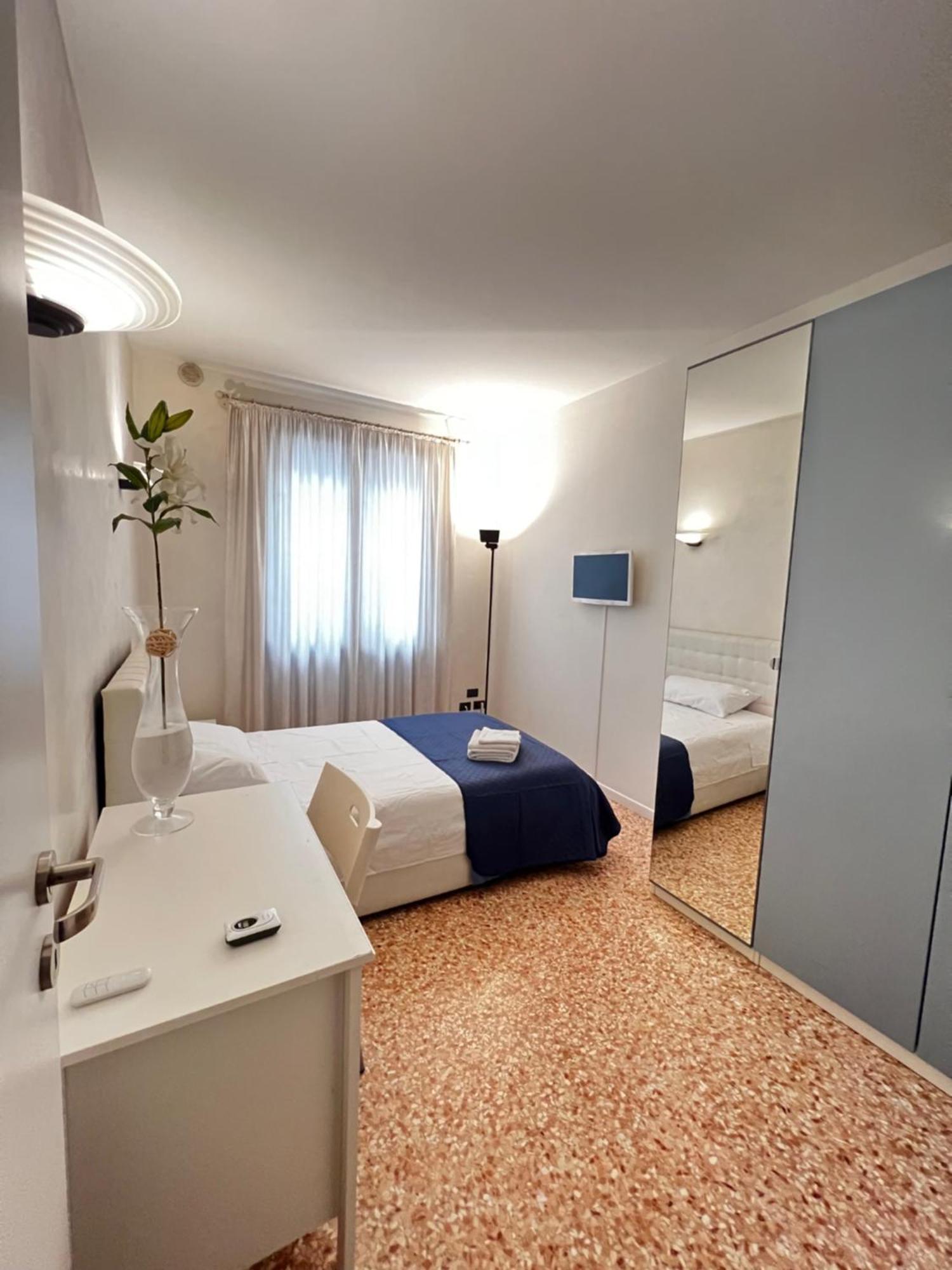 Locazione Turistica Joyful Padova Hotel Exterior photo