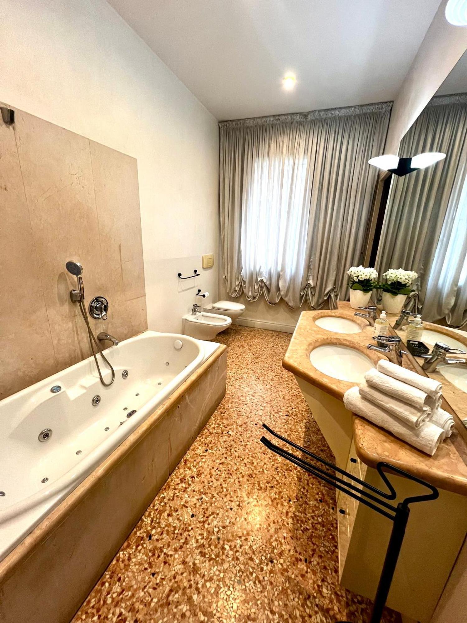 Locazione Turistica Joyful Padova Hotel Exterior photo