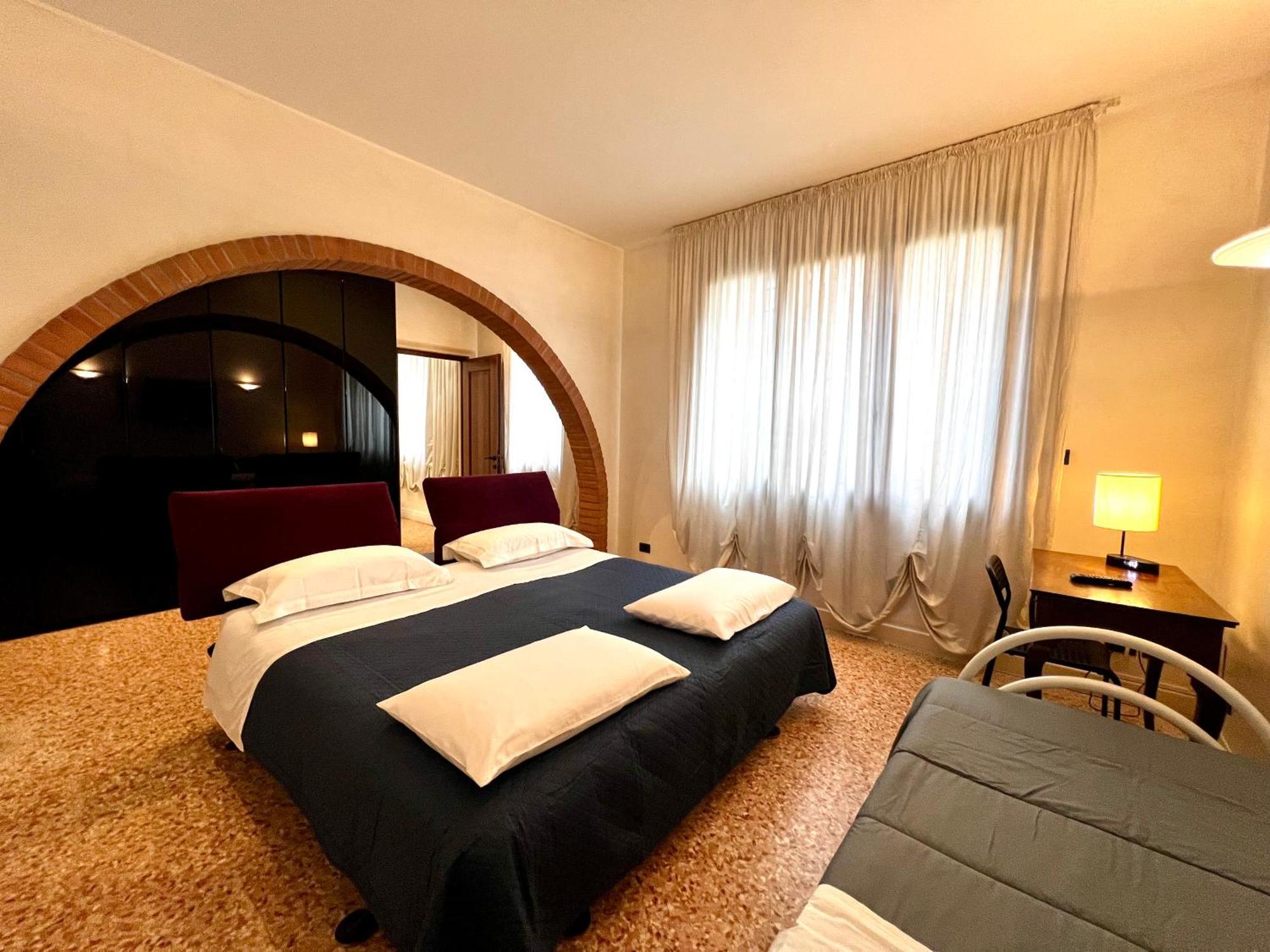 Locazione Turistica Joyful Padova Hotel Exterior photo